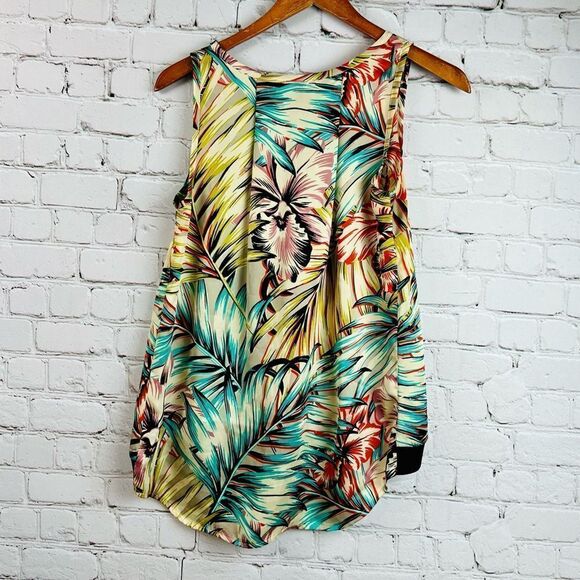 The Limited Tropical Two Piece Pant/Sleeveless Aloha Top Set - Picture 11 of 16